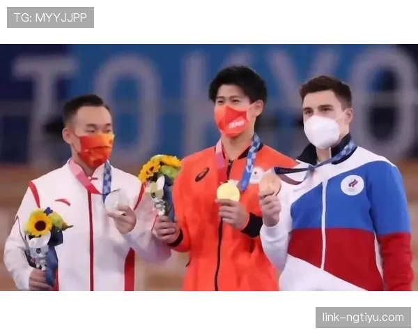 李小鹏这日常，也太不像奥运冠军了，半夜吃火锅还被拍到了？